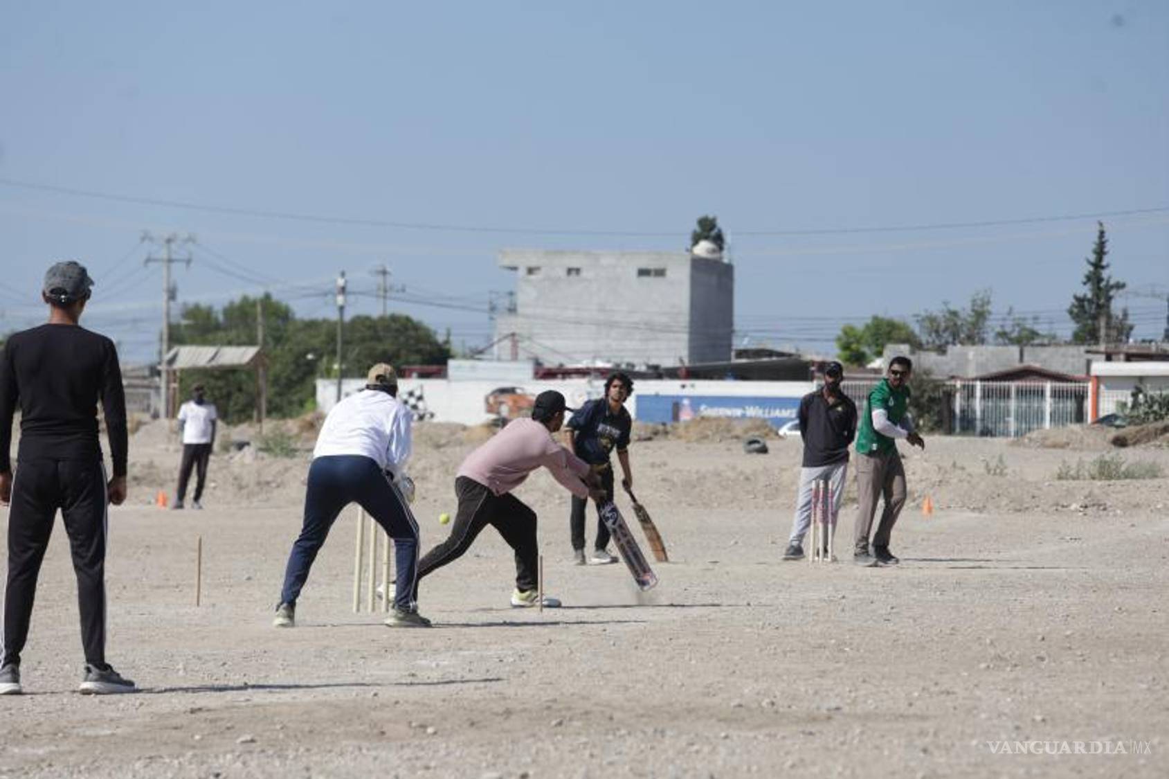 $!Jugadores de los Rising Hawks explicaron las reglas básicas del críquet y sus similitudes con el béisbol.