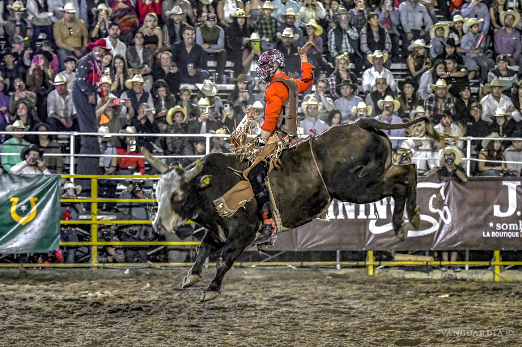 $!Con gran éxito se llevó a cabo el Festival de Rodeo Saltillo, donde además de los espectáculos de Rodeo de talla internacional.