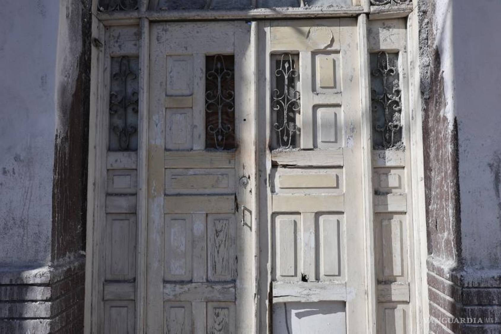 $!Vecinos del área expresaron su preocupación por la demolición parcial de la casa, que forma parte del paisaje urbano.