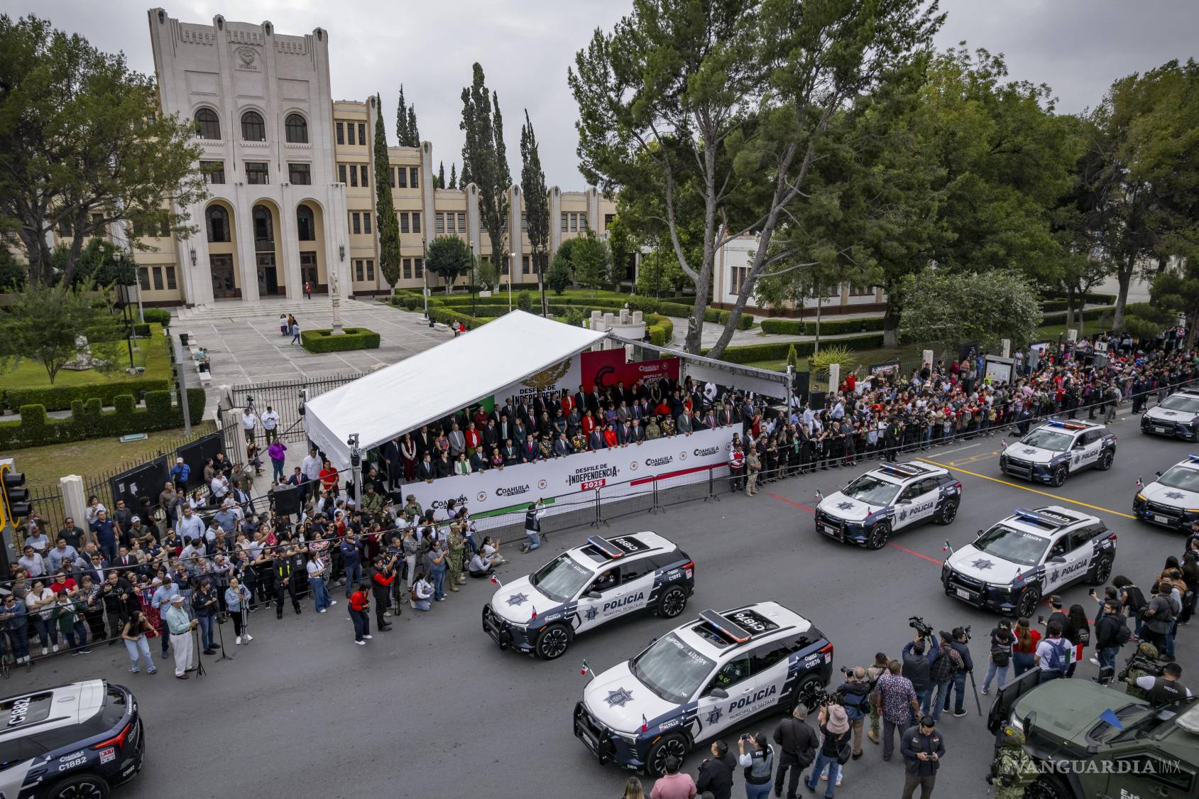 $!16 de septiembre. Desfile cívico conmemorativo al 215 aniversario de la Independencia de México. Héctor García