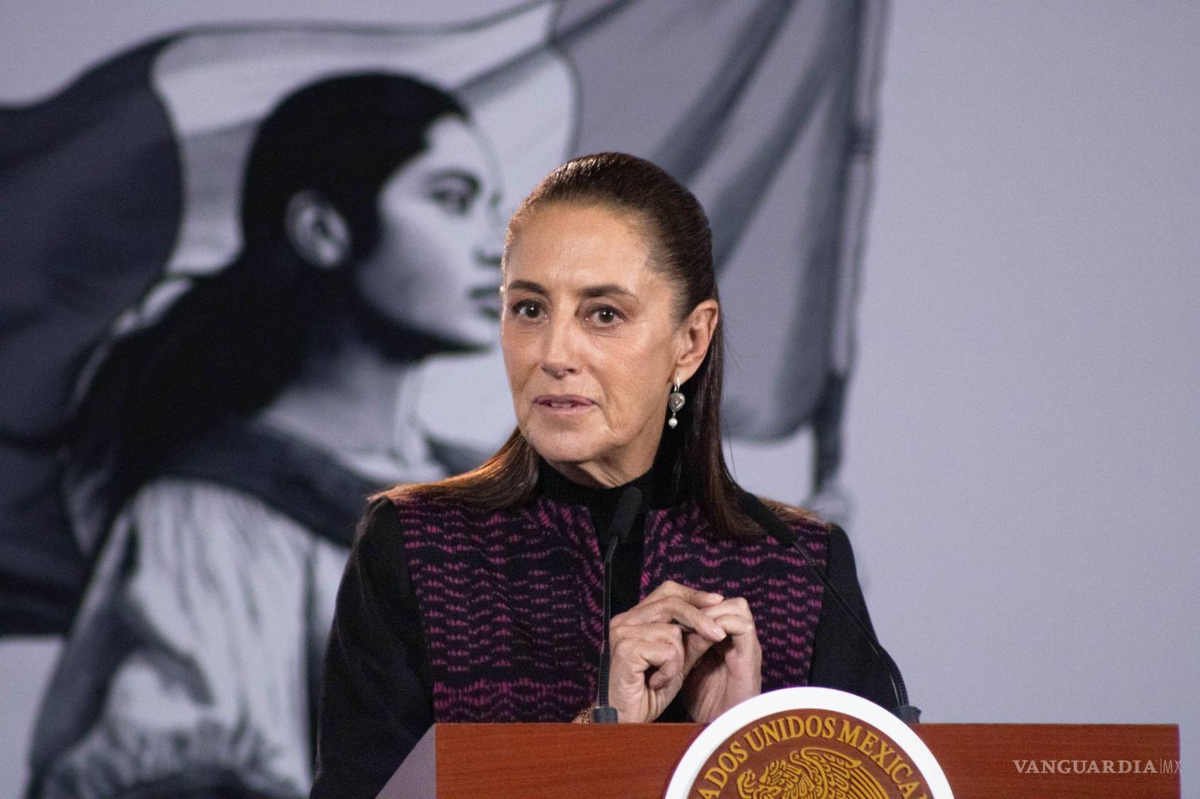 $!Claudia Sheinbaum Pardo, presidenta de México, durante la conferencia matutina realizada en Palacio Nacional.