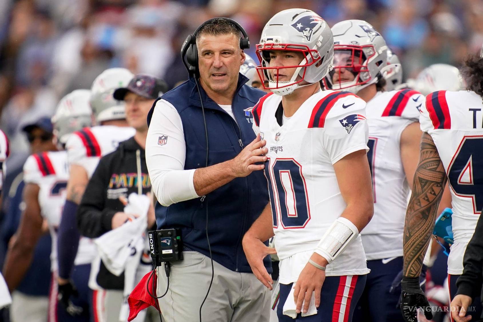 $!Mike Vrabel puede entrar a la historia al ganar el Super Bowl como jugador y entrenador con Patriots, mientras que Drake Maye, de 23 años, apunta a ser uno de los quarterbacks más jóvenes en ser campeón del partido grande.
