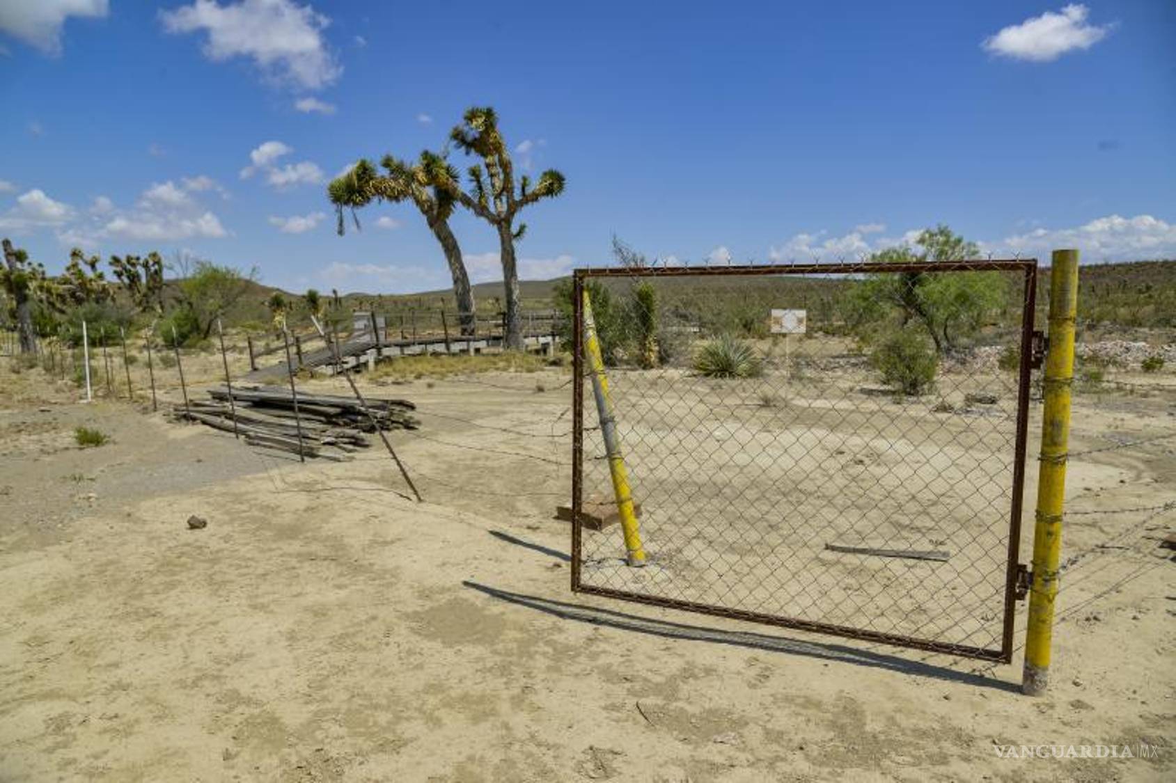 $!Comisario ejidal, Mario Eduardo Mata García, destaca la importancia turística de las huellas de dinosaurio en Porvenir de Jalpa, Coahuila.