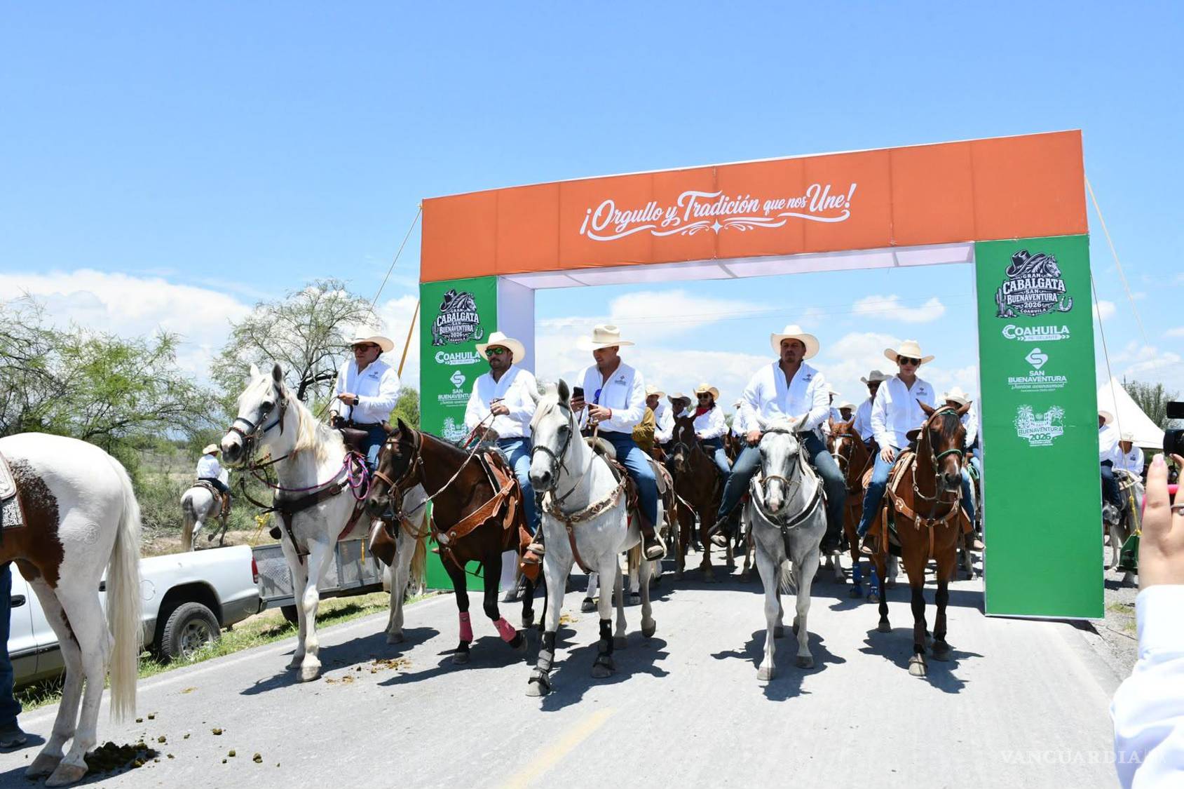 $!Comerciantes, expositores y prestadores de servicios registraron una importante actividad económica durante la celebración.