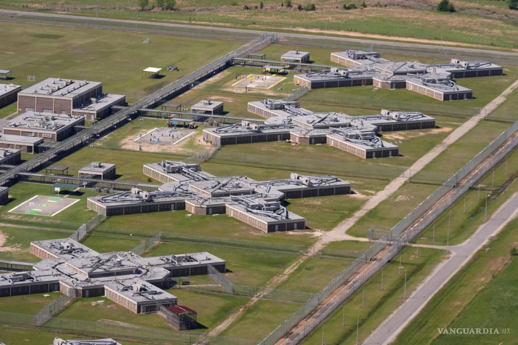 $!Vista aérea del Centro Penitenciario Winn, un sitio de detención del ICE, el 9 de abril de 2025, en Winnfield, Luisiana.