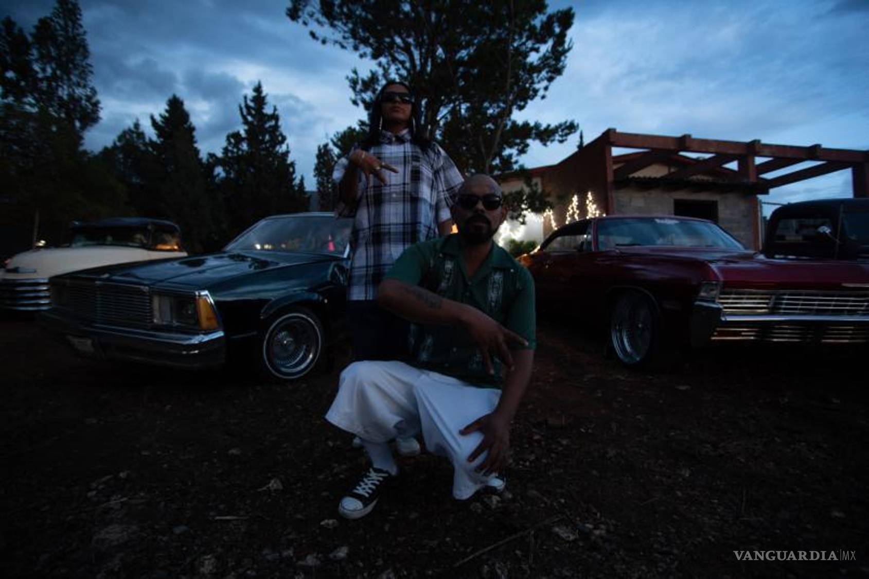 $!Gabriel y Yuli, miembros de la cultura lowrider de Saltillo y Monterrey.