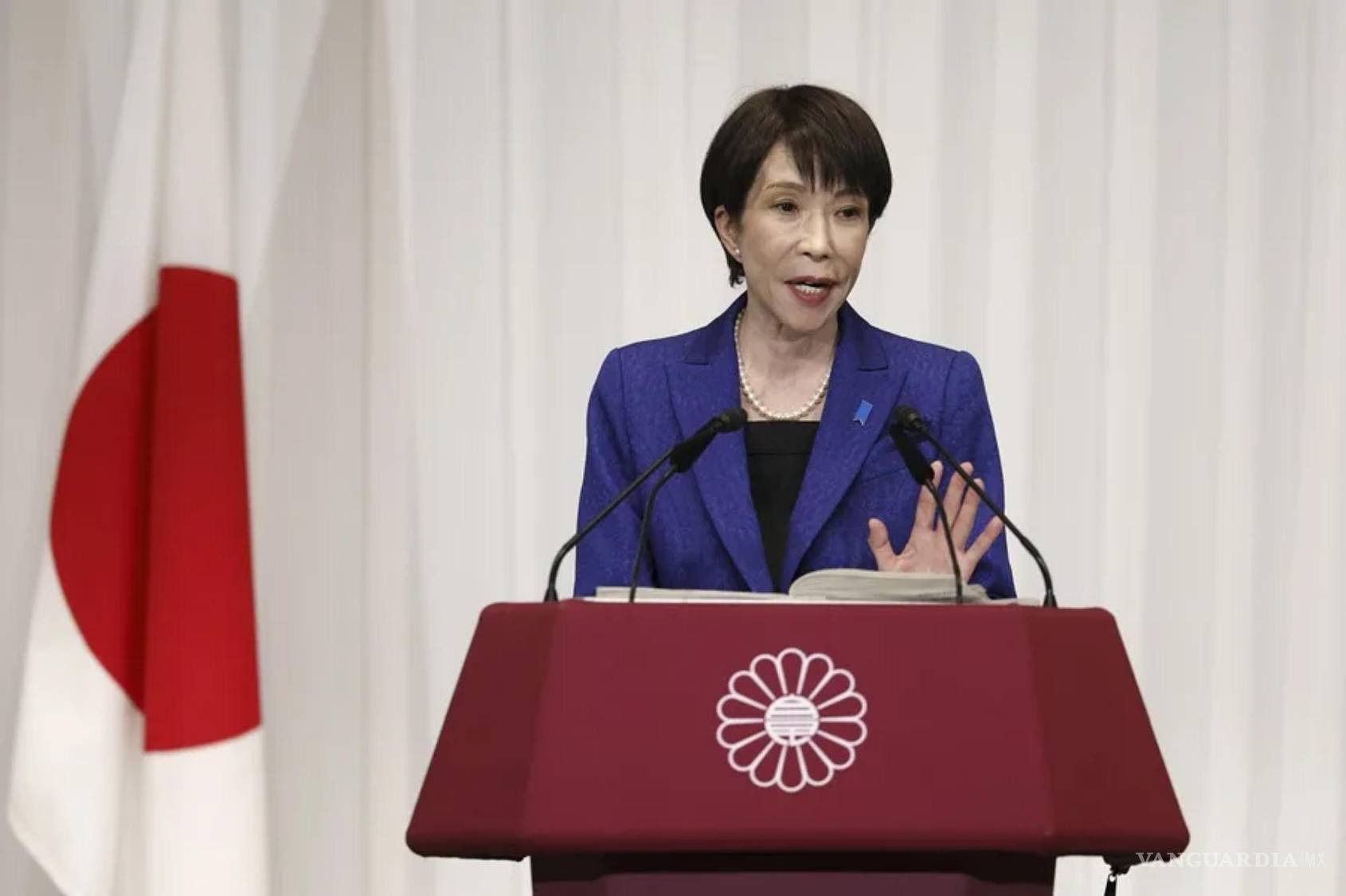 $!La primera ministra de Japón, Sanae Takaichi, en una rueda de prensa este lunes en Tokio.