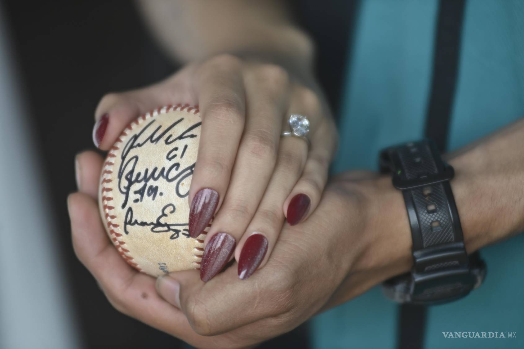 $!La mezcla entre el beisbol, el amor y la nostalgia, se dio en Saltillo.