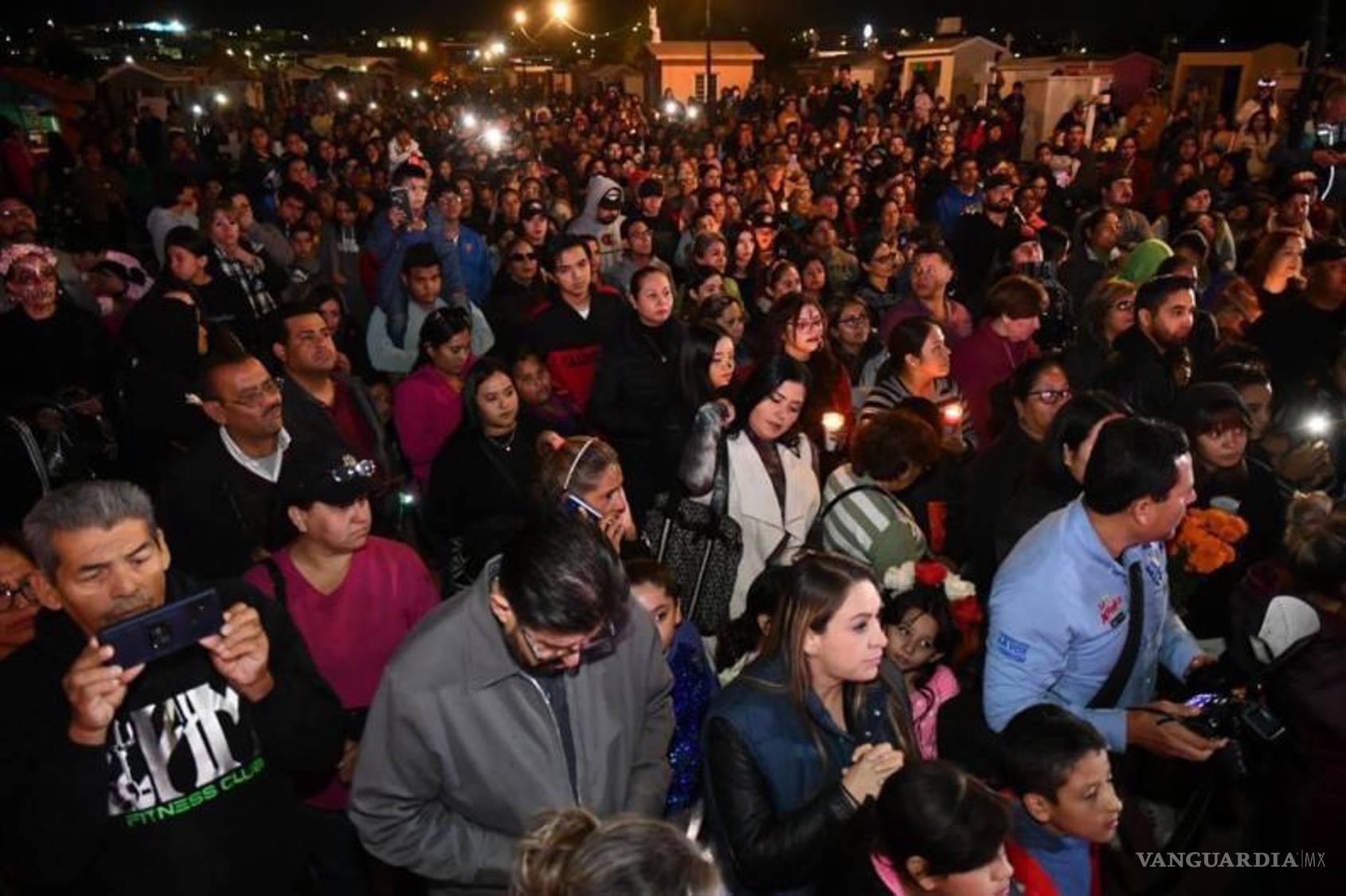 $!Miles de personas asistieron al evento para honrar a quienes ya se han ido.