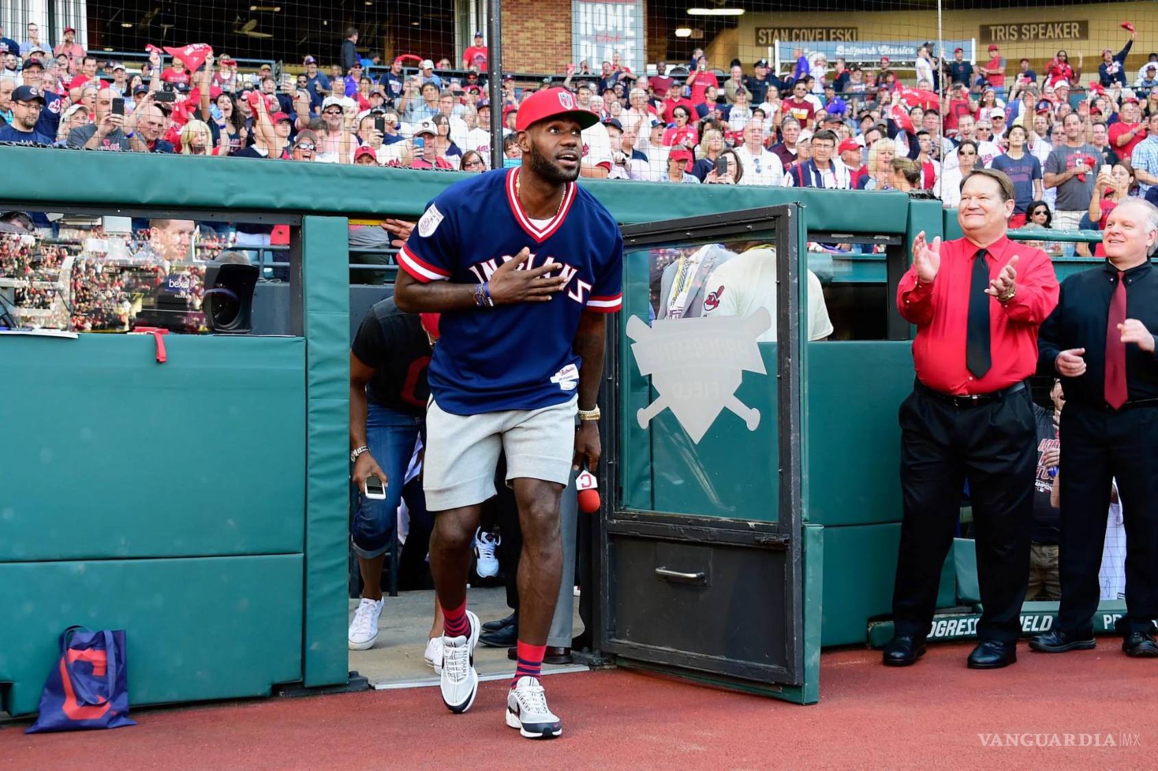 $!El jugador de basquetbol se asoció con el equipo en el 2021.