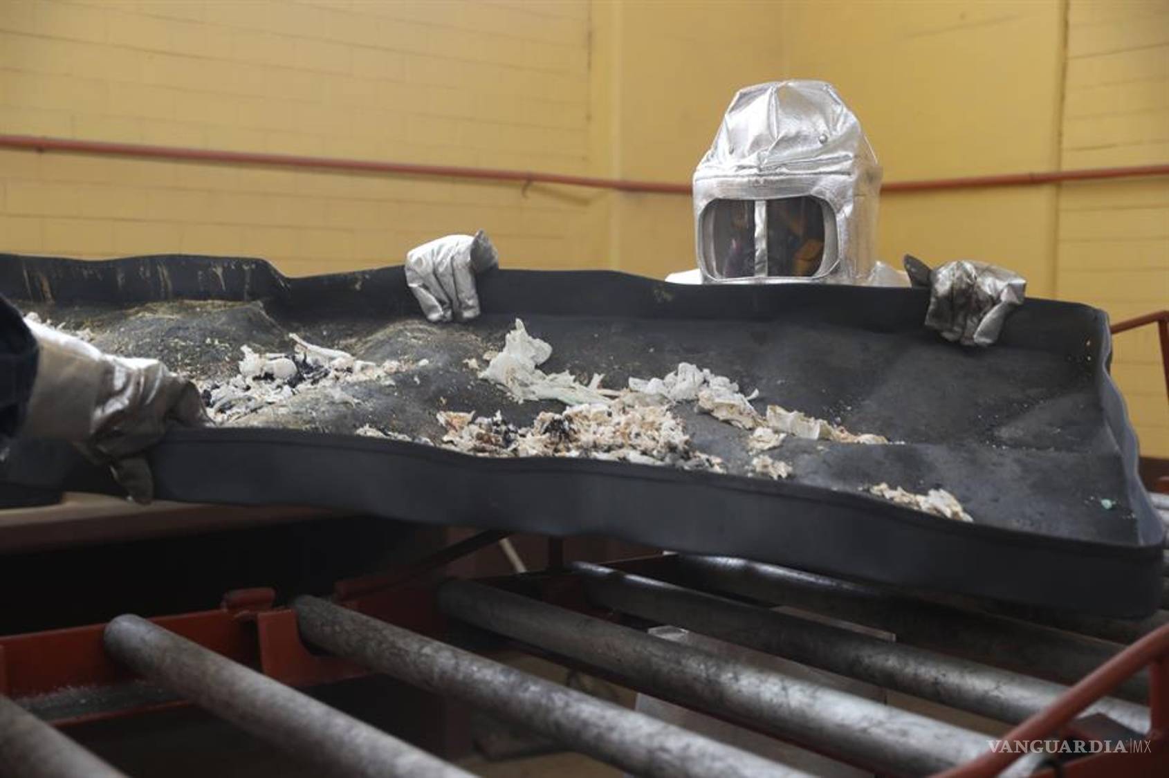 $!Así se trabaja en un crematorio de México saturado de muertes por coronavirus (FOTOS)