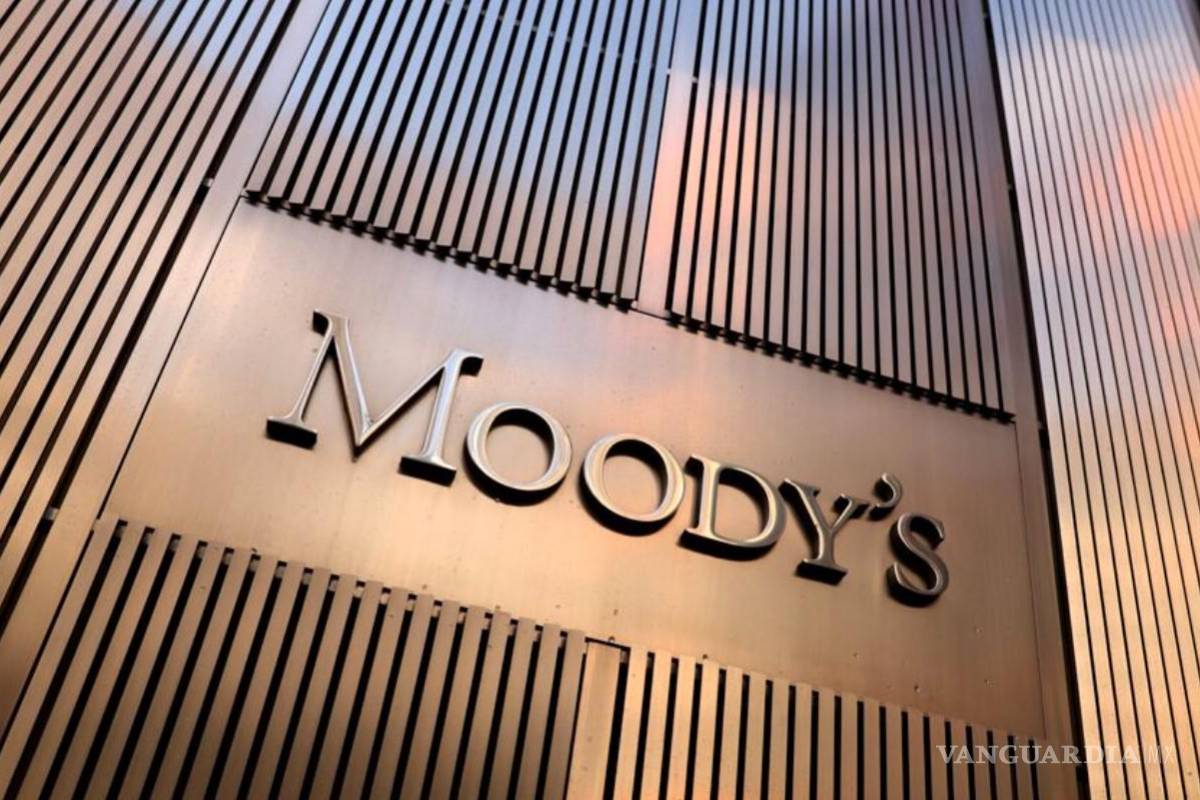 Preocupa a Moody’s deterioro fiscal, Pemex y reformas constitucionales