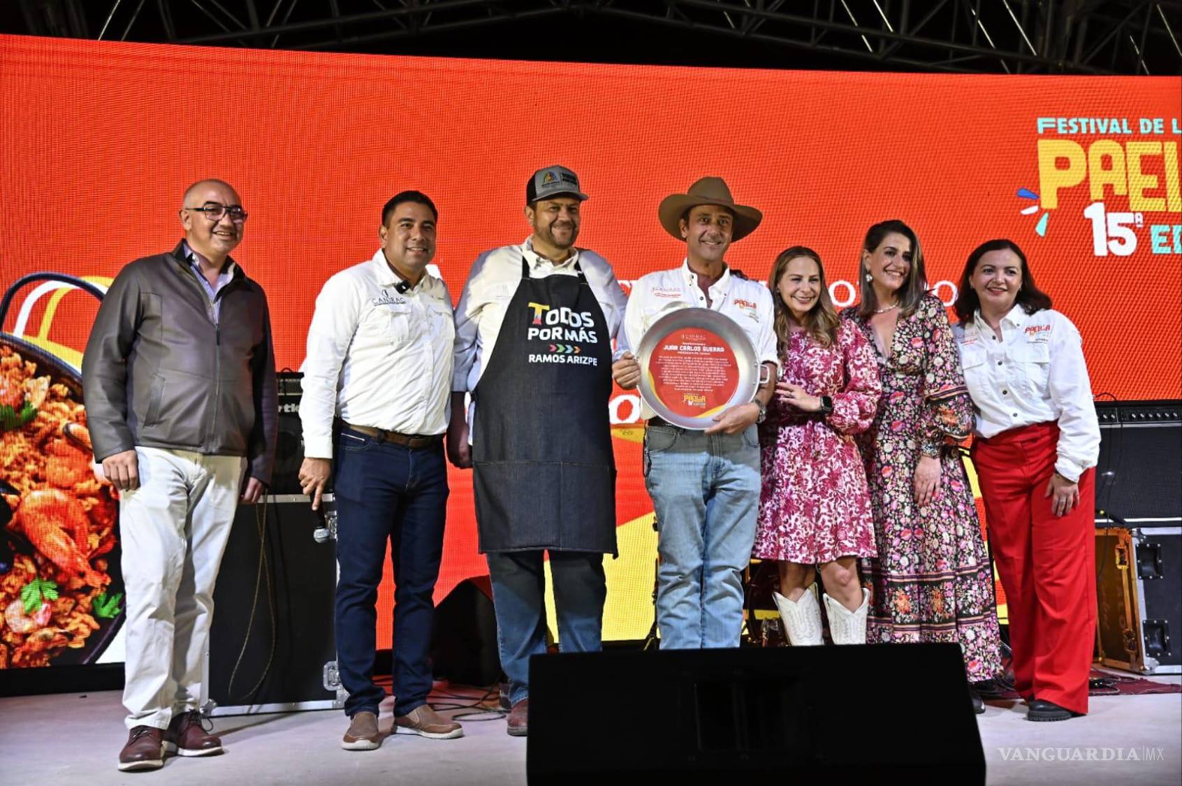 $!Entrega de reconocimiento especial a Juan Carlos Guerra.