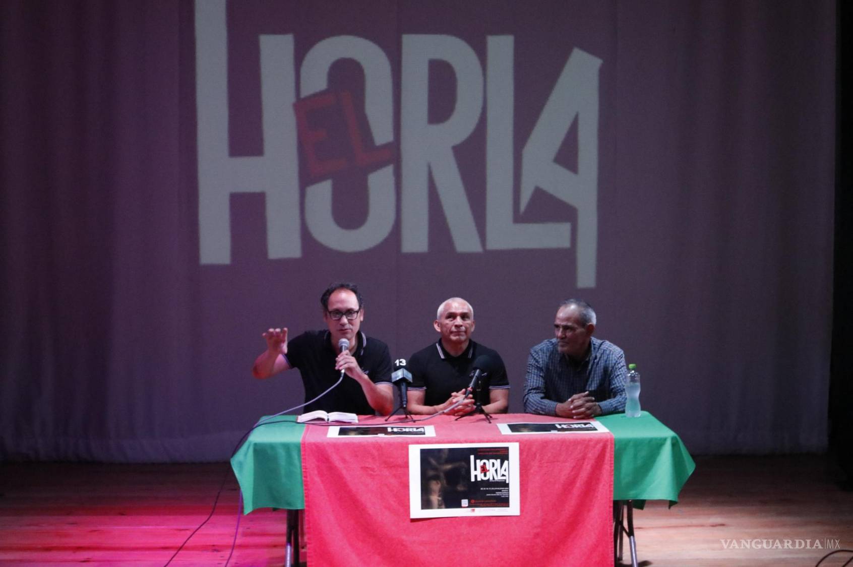 $!En rueda de prensa José Palacios, Luis Javier Alvarado y Ozcar Castañeda dieron a conocer que la obra llegará a 300 representaciones.