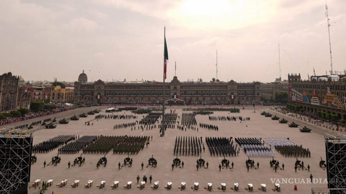 Desfile Militar con la más grande fusilería en México, concluye con saldo blanco