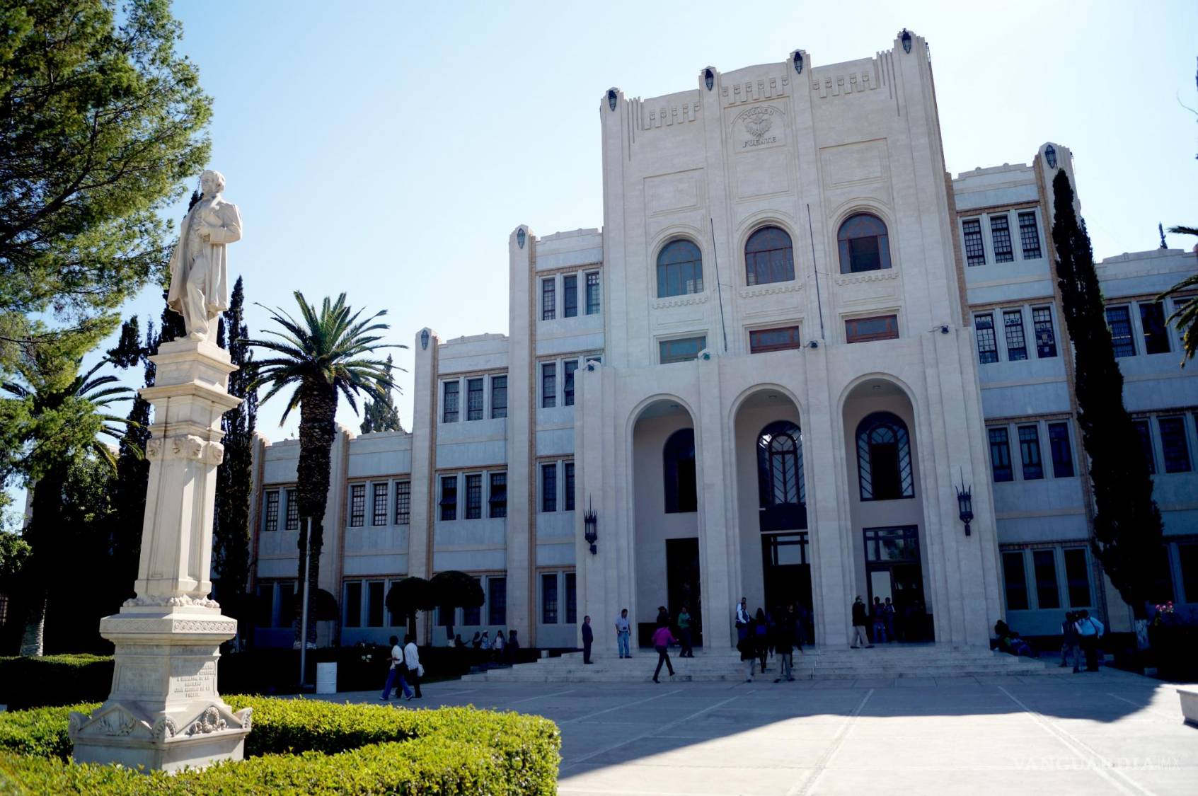 $!Fachada del Ateneo Fuente, ubicado en bulevar Venustiano Carranza.