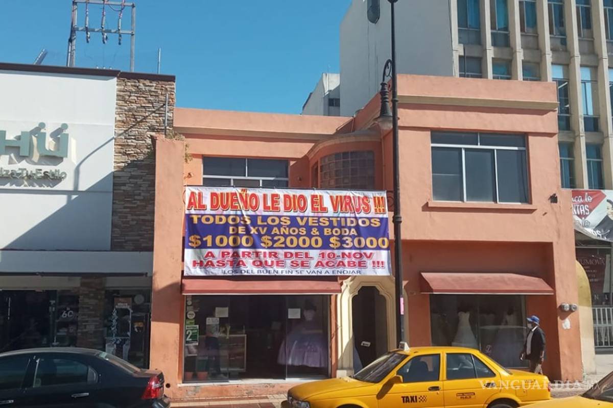 Rematan vestidos en tienda de Saltillo porque 'al dueño le dio el virus'