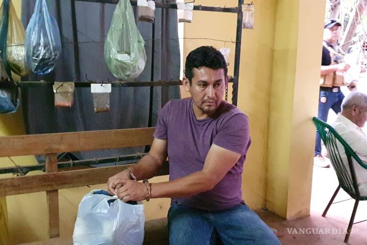 Regala peluche relleno de marihuana a su ex novia, luego la denunció