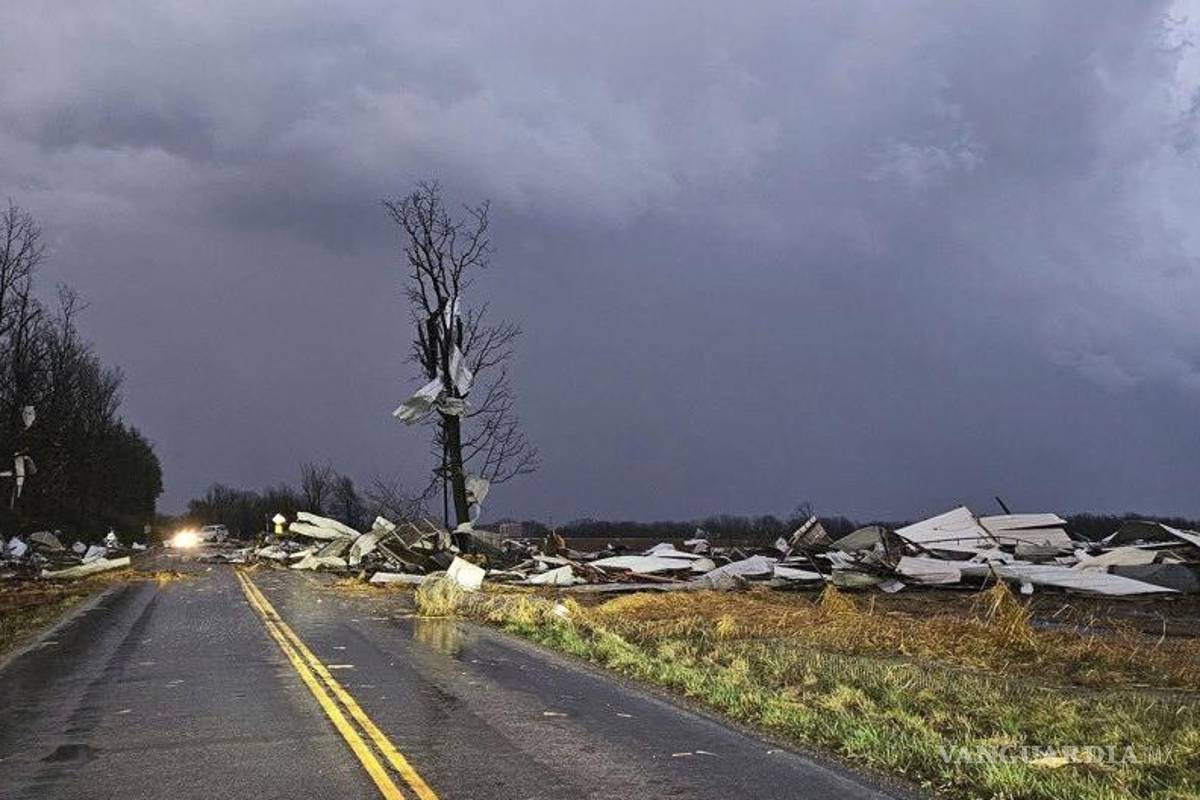 Tormenta causa al menos 16 muertes en EU y decenas de hogares destruidos