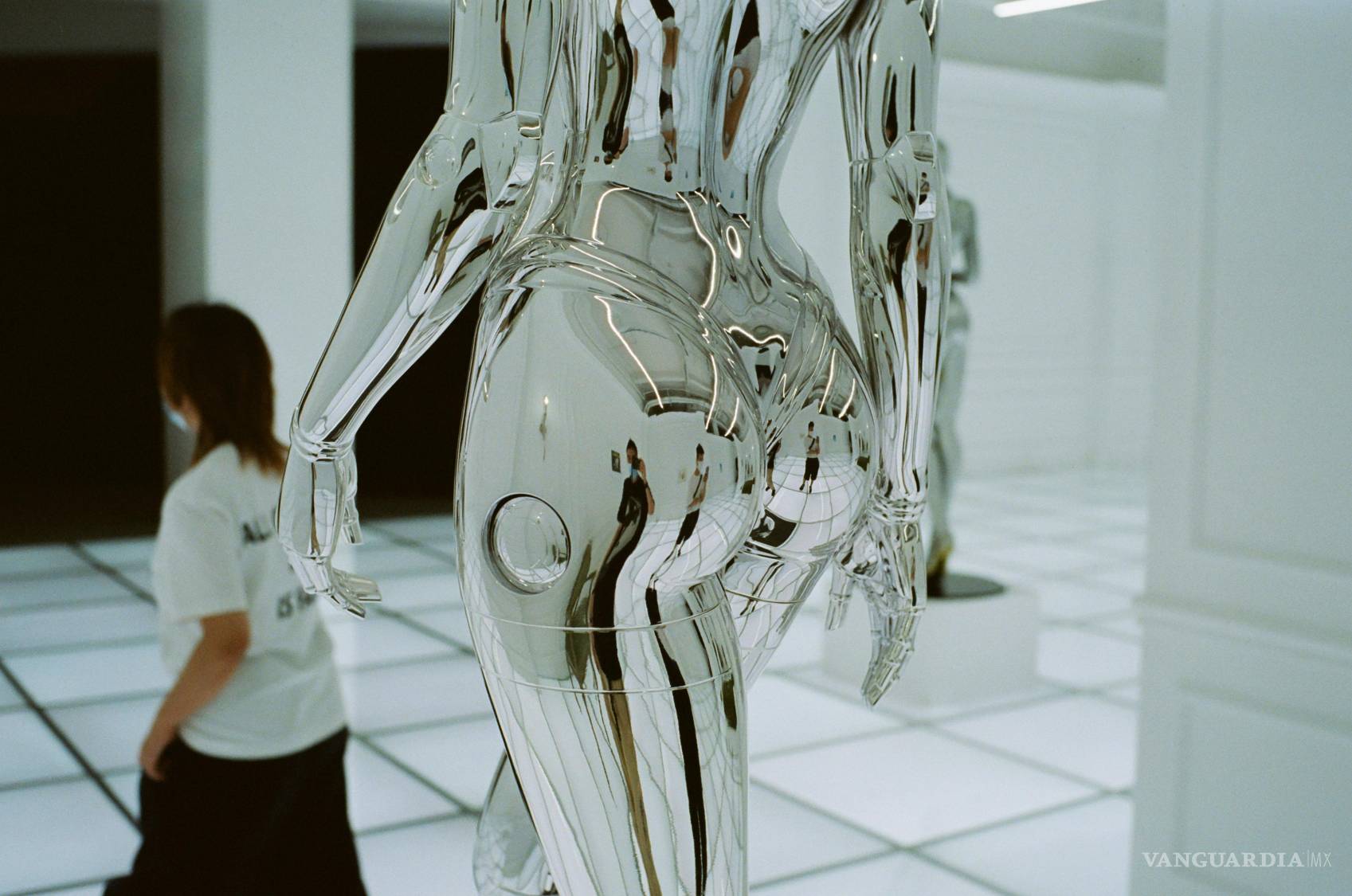 $!¿Necesita la inteligencia artificial un cuerpo físico para pensar como un humano? Algunos expertos opinan que sí.