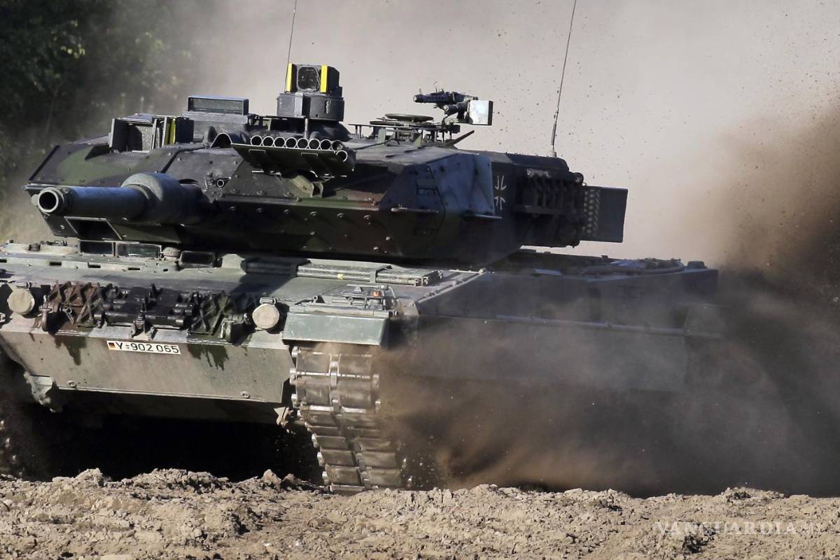 Libera Alemania los vehículos blindados Leopard 2 para combatir en Ucrania