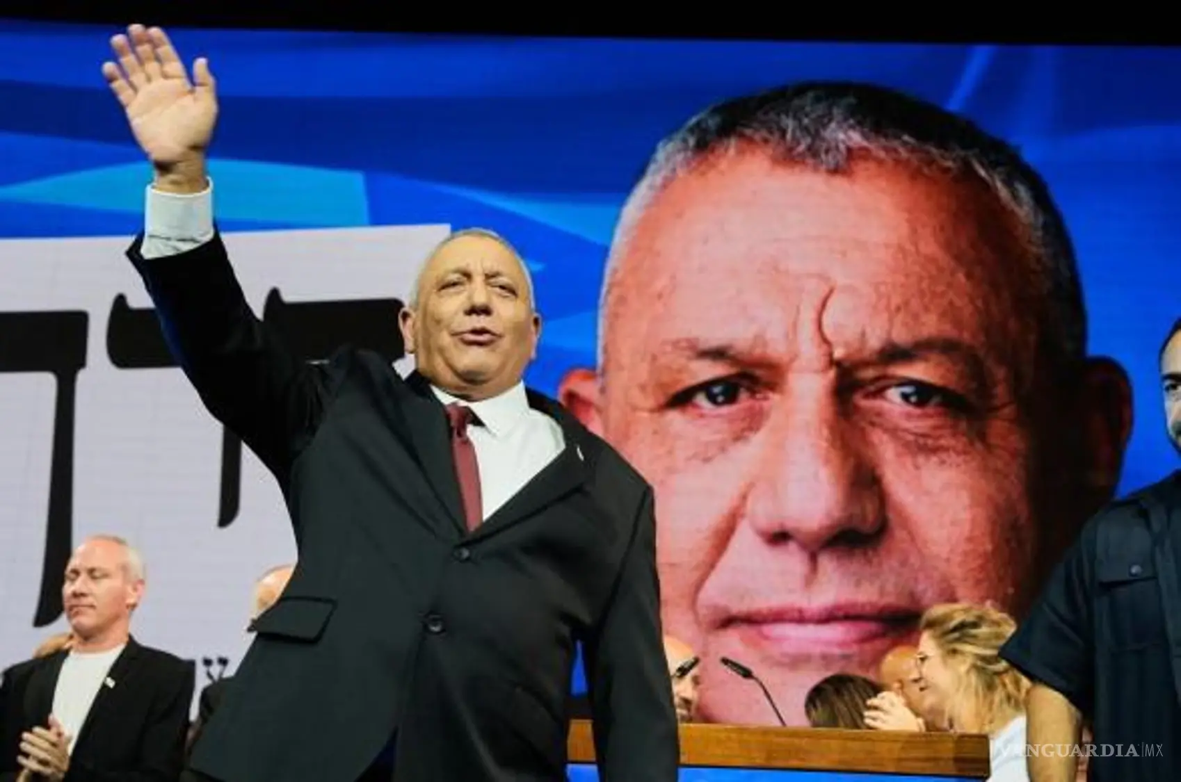 $!Eisenkot obtuvo 49 escaños con más del 90% de los votos escrutados. Ambos partidos se quedaron muy lejos de los 61 escaños necesarios para la mayoría.
