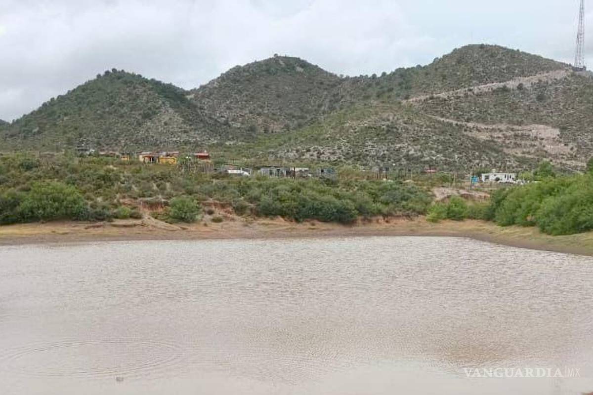 Sube nivel de agua en tanques de abrevadero gracias a obras de desazolve en ejidos de Saltillo