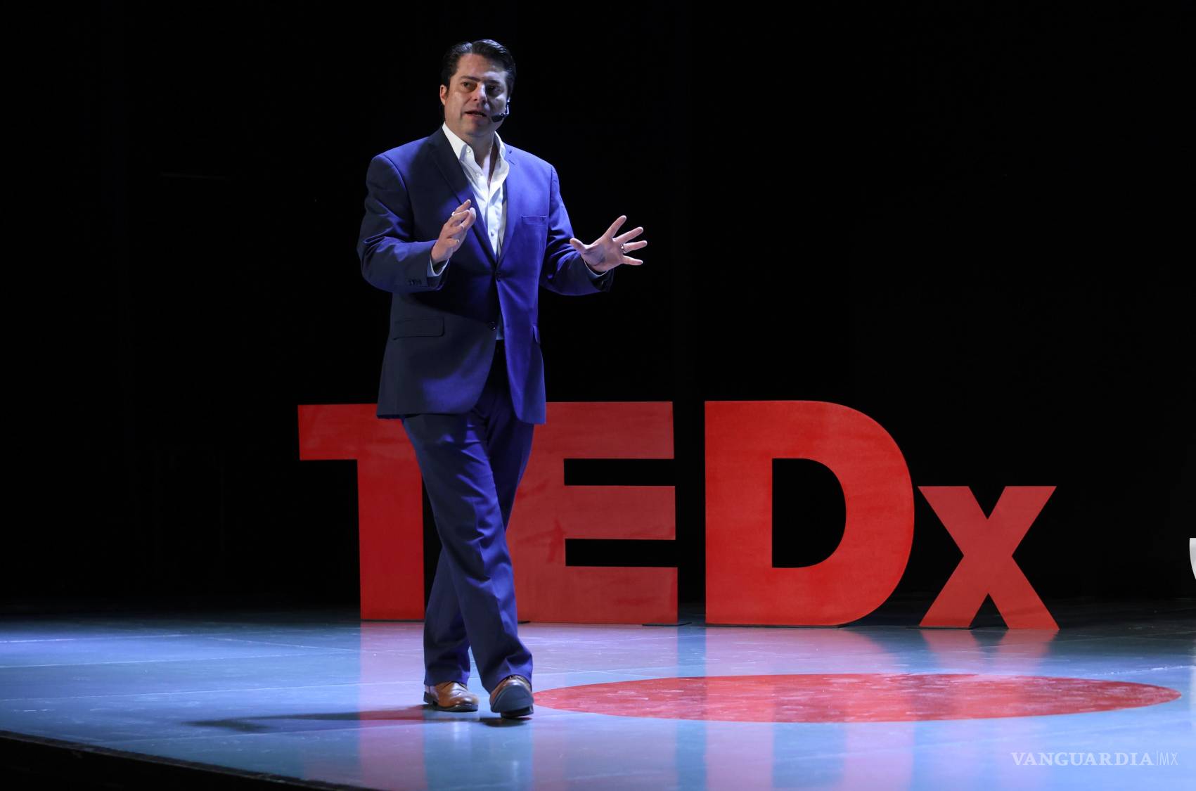 $!Enrique Martínez y Morales, Secretario de Inclusión y Desarrollo Social de Coahuila, subrayó el papel de la política en la transformación social y el trabajo conjunto por el bien común.