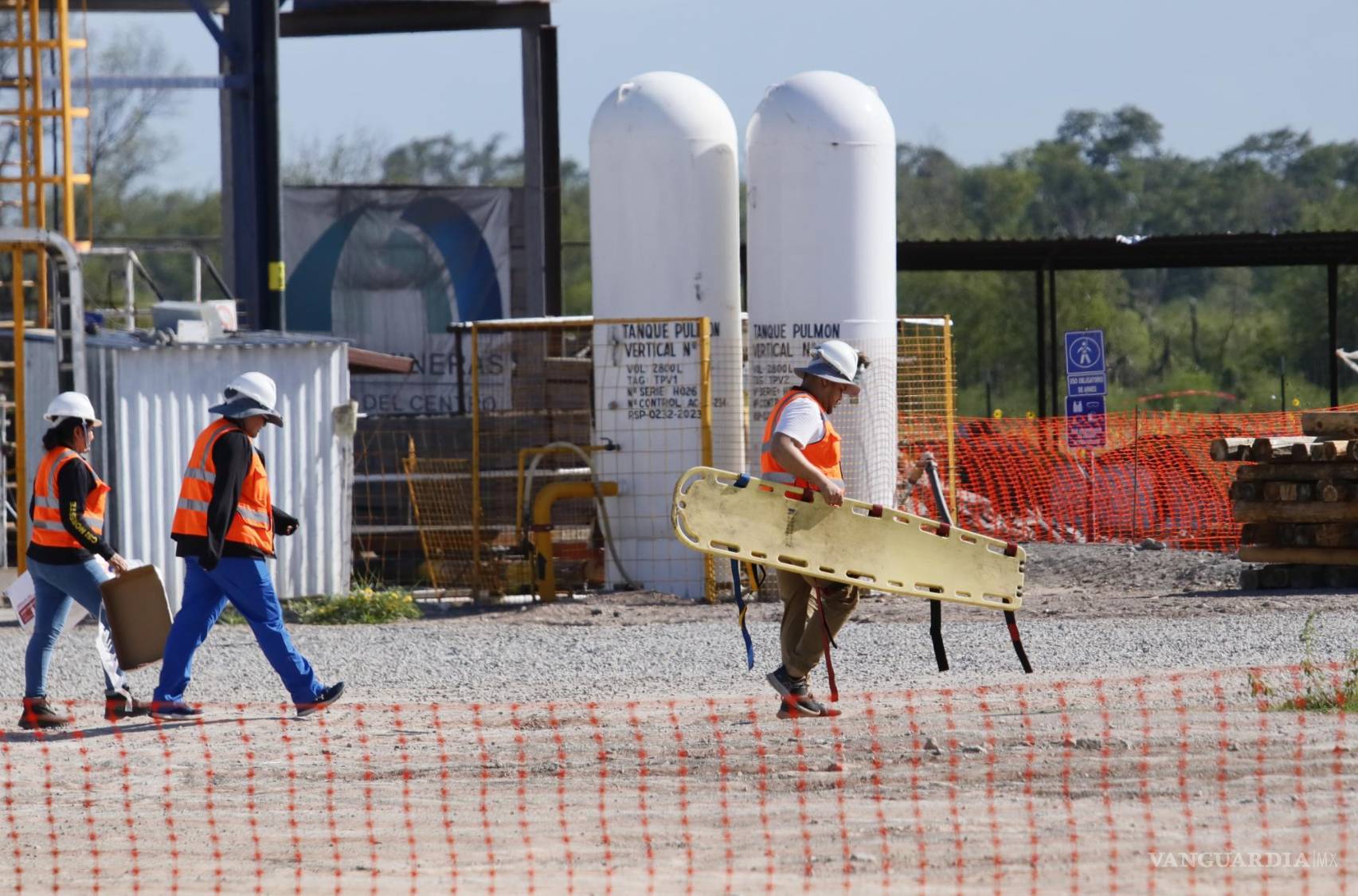 $!Personal experto mantiene sus labores de rescate en marcha.