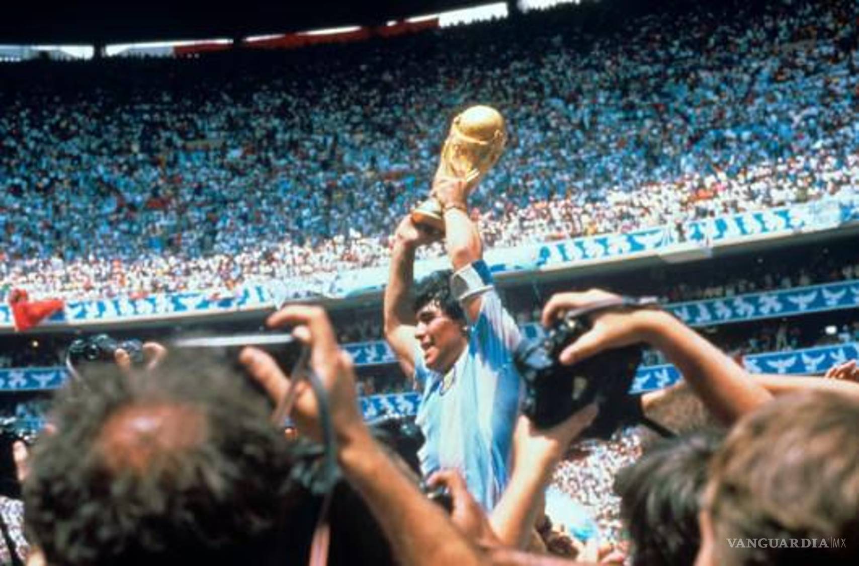 $!Genio irrepetible del balón. Maradona llevó a Argentina al título en México 1986 con actuaciones que quedaron grabadas en la historia.