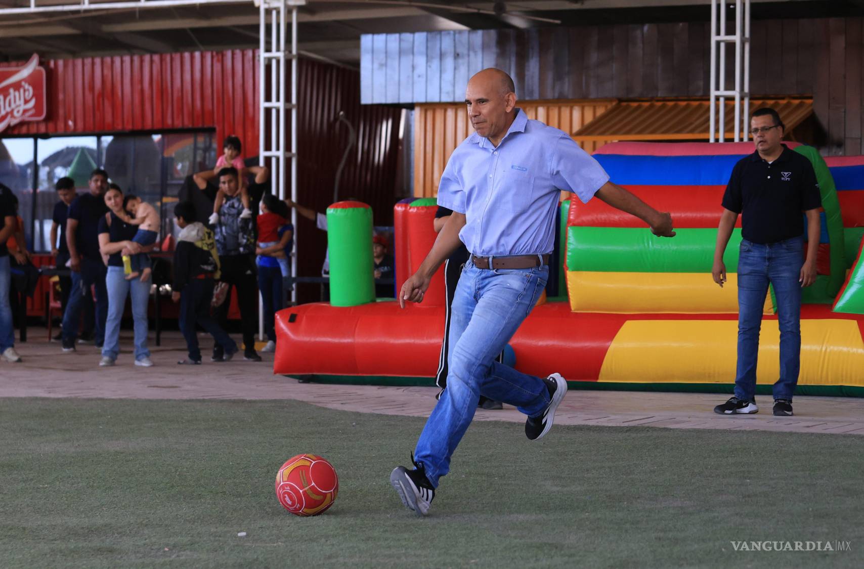 $!El evento permitió reforzar los lazos entre trabajadores, líderes sindicales y ejecutivos.