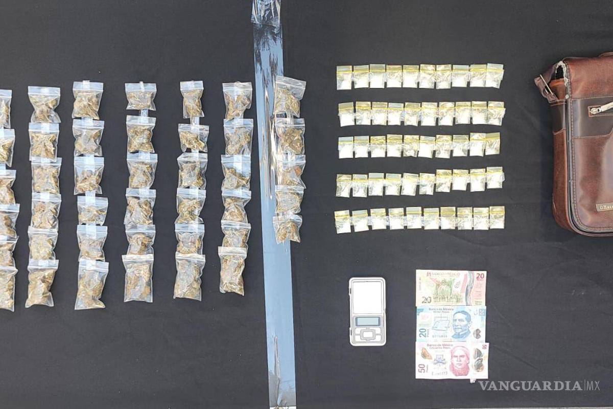 Joven de 21 años es detenido en posesión de 100 dosis de droga, en Nuevo León