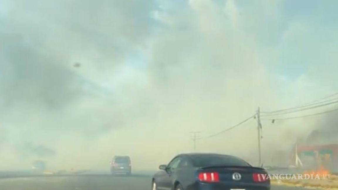 Incendio de maleza moviliza a autoridades, en Saltillo; detienen a dos