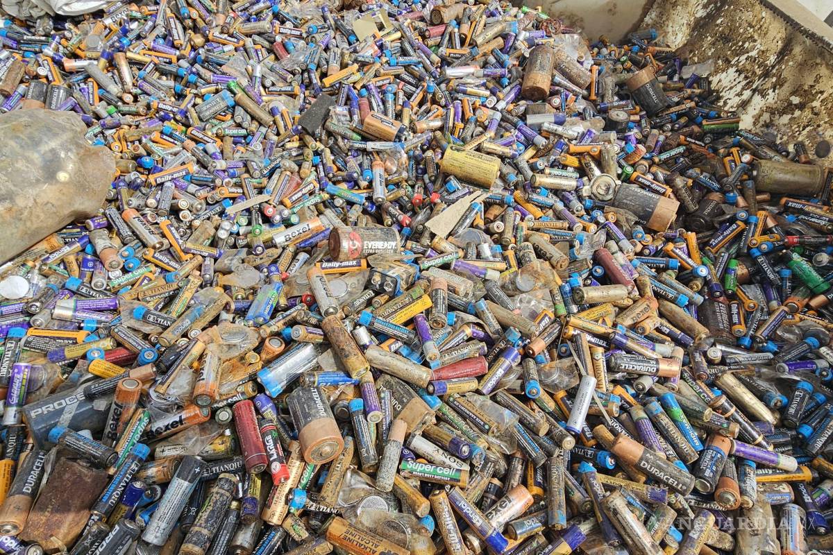 Ofrecen recompensa de 50 mil pesos por información de contenedores abandonados con baterías en Ramos Arizpe