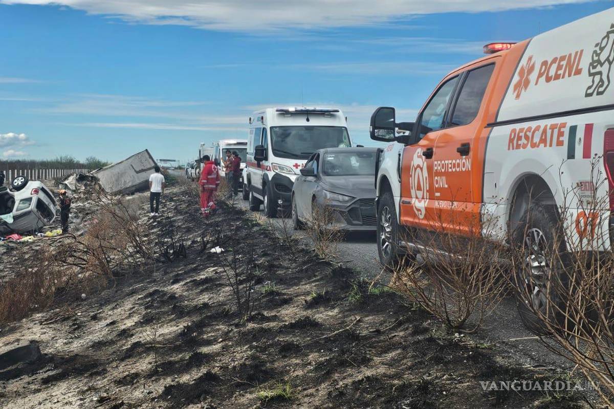 Fallece familia coahuilense en choque contra camión, en Mina, Nuevo León