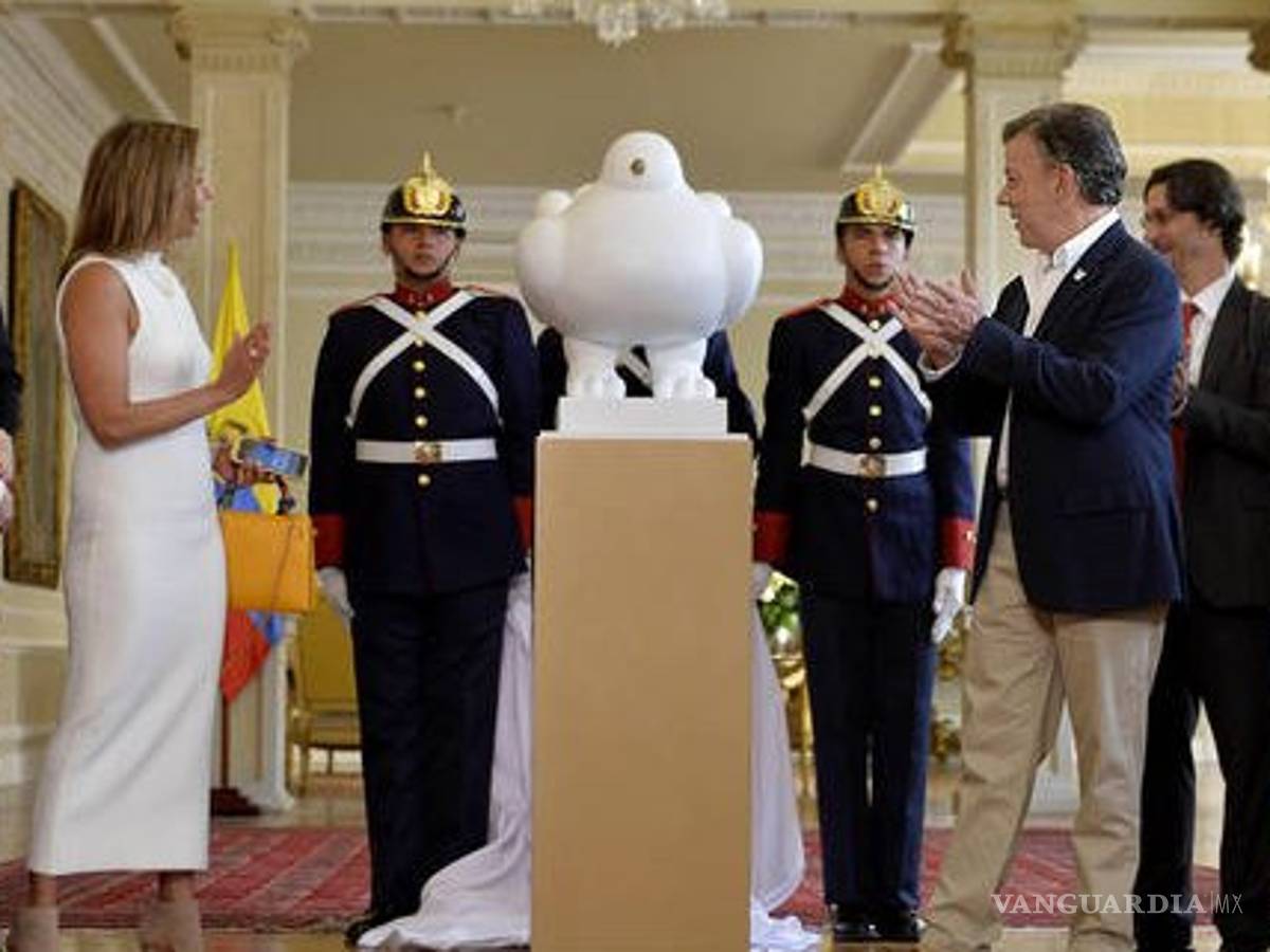 $!El escultor Botero regala a Colombia una "Paloma de la paz"