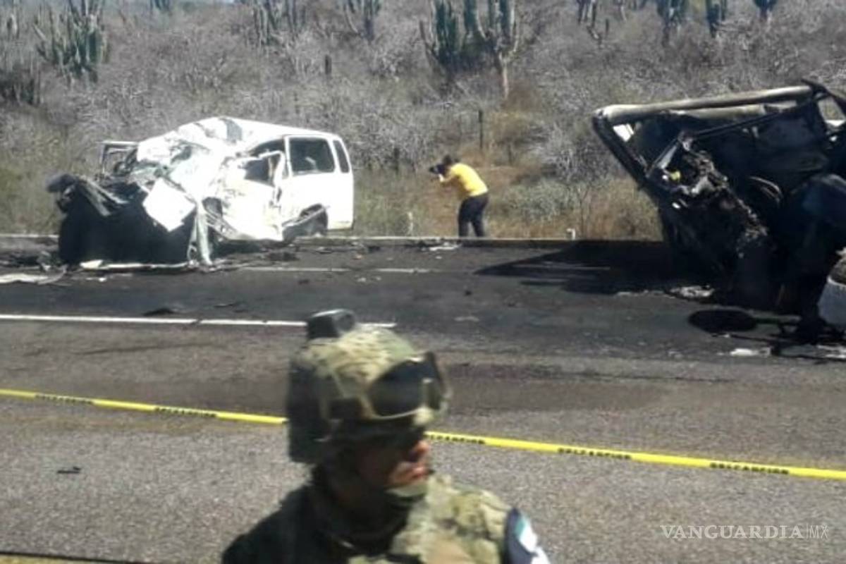 Accidente en carretera de Cabo San Lucas deja seis muertos