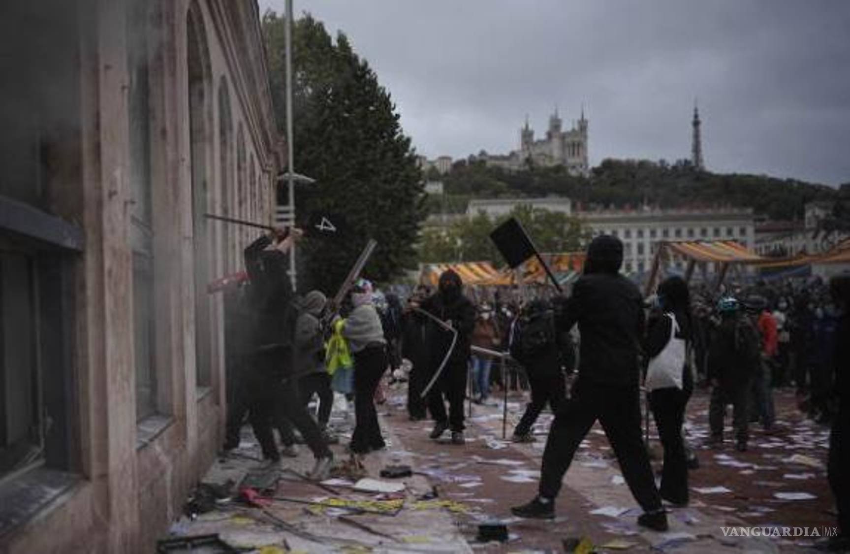 $!Francia y otros 28 países europeos forman parte del llamado Espacio Schengen de libre circulación, lo que significa que no se realizan controles de identidad de forma sistemática a las personas que llegan procedentes de esos países.
