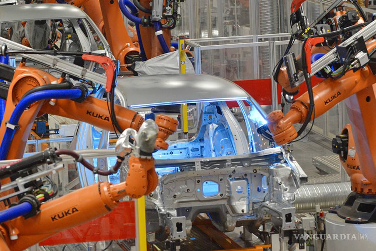 Producción industrial retrocedió 0.1% en febrero, reporta Inegi