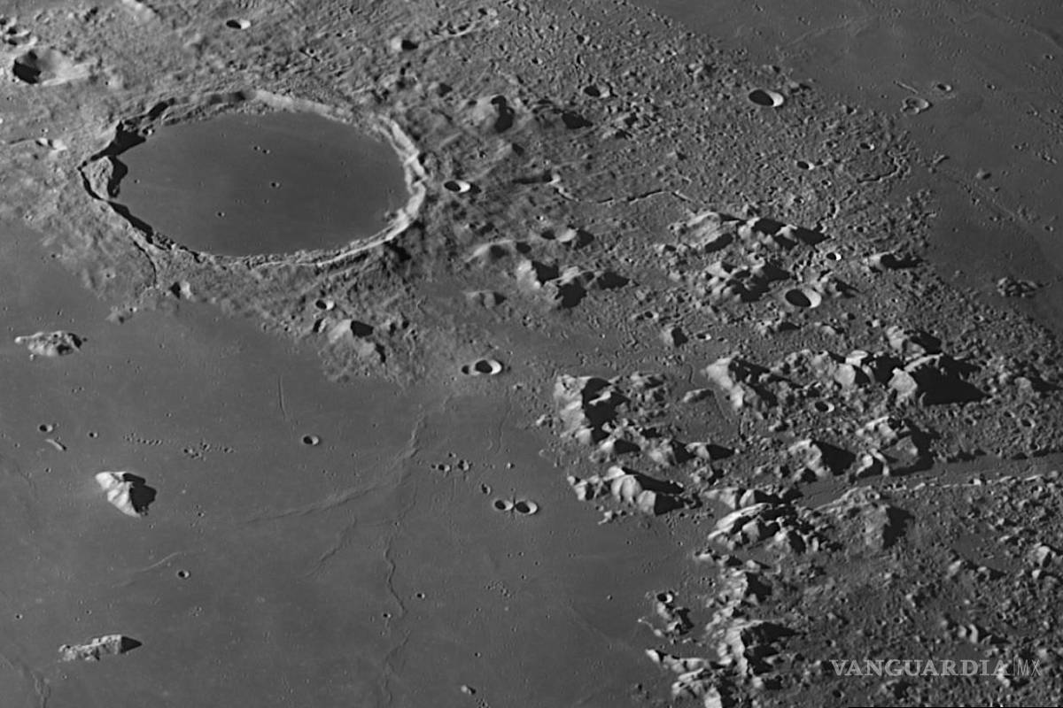 Científicos confirman la existencia agua en la Luna; ¡podría ser extraída!