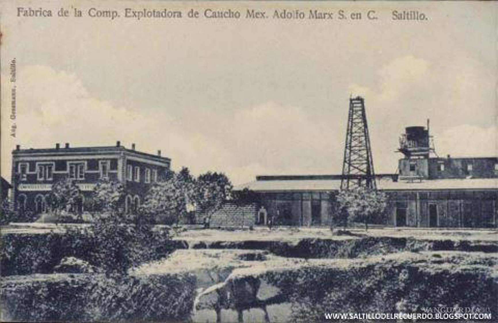 $!La fábrica de la Compañía Explotadora de Caucho Mexicano aparece en una postal de principios del siglo XX. El guayule permitió a Saltillo entrar tempranamente a una industria estratégica cuyo rastro terminó sobreviviendo también en el nombre de La Guayulera.