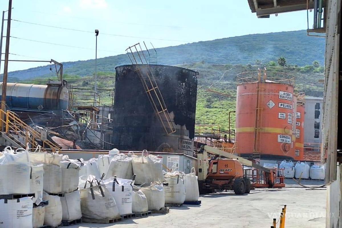 Evacuan a más de 70 personas por incendio y explosión en Zinc Nacional, en Nuevo León