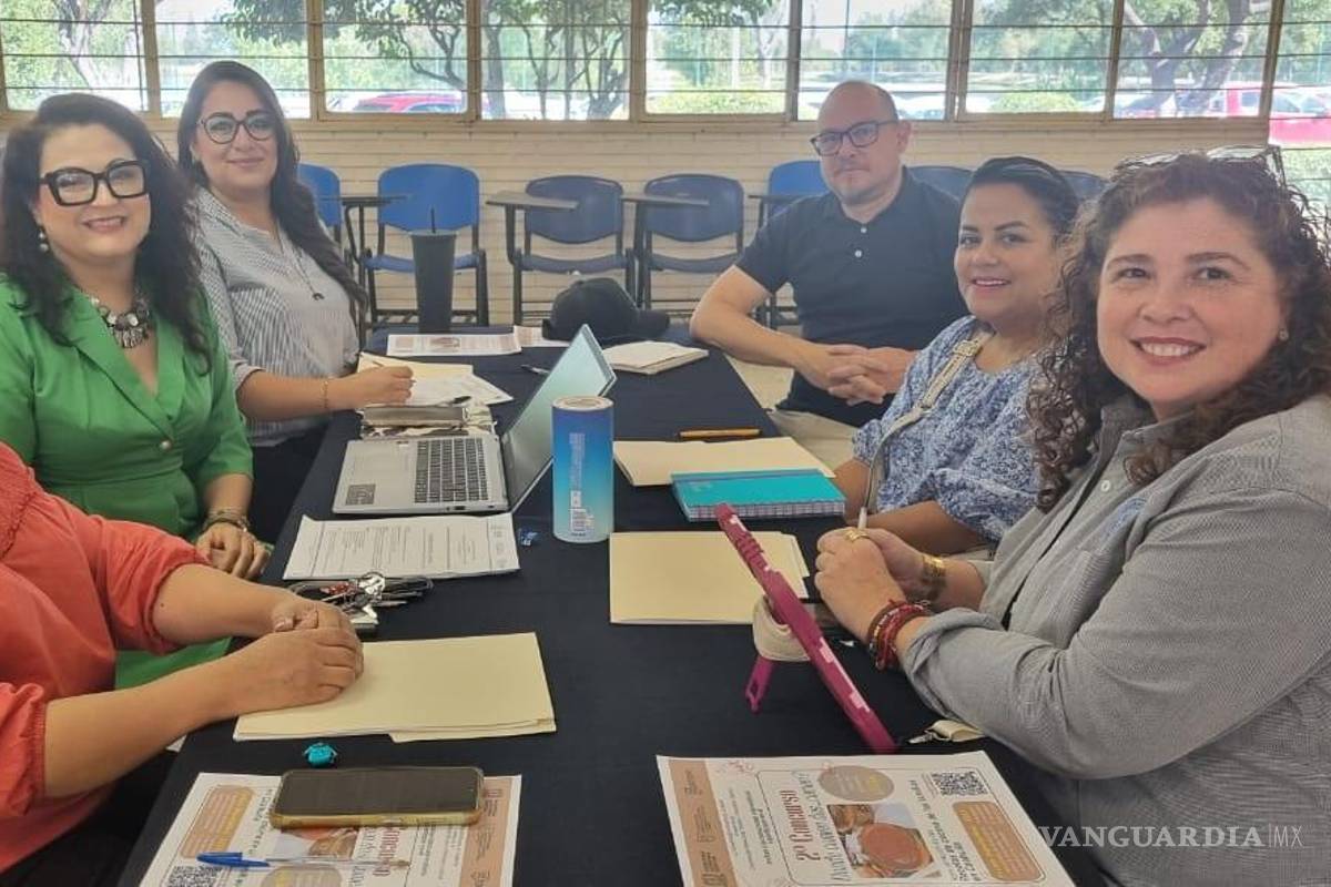 $!El jurado calificador estuvo conformado por académicos, promotores culturales y cocineras tradicionales, quienes destacaron la creatividad y autenticidad de las propuestas.
