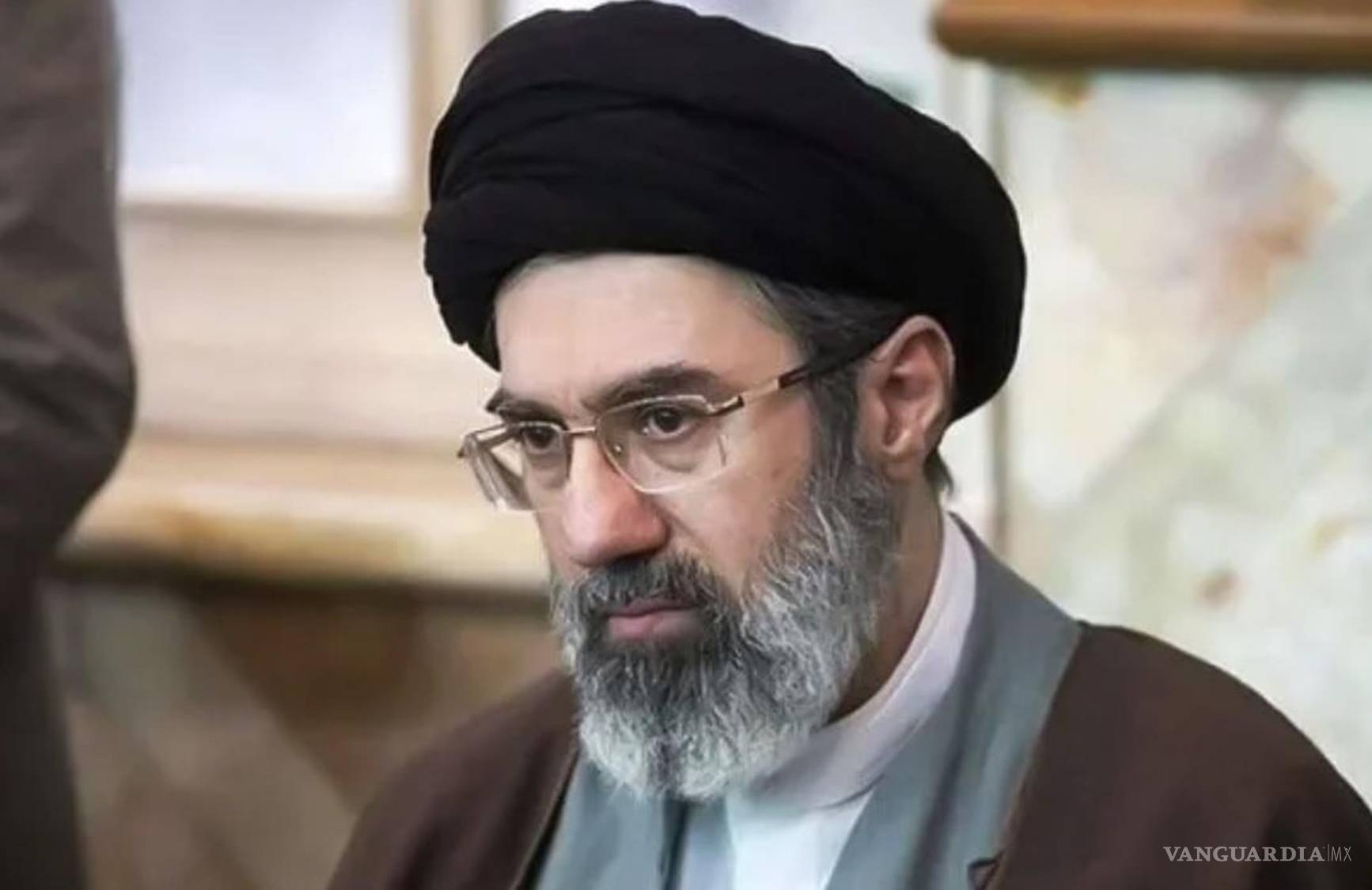 $!En marzo, Trump confirmó que había recibido un informe de la CIA con información de inteligencia que indicaba que Khamenei podría ser gay, argumentando que eso “le supone un mal comienzo en ese país en particular”.