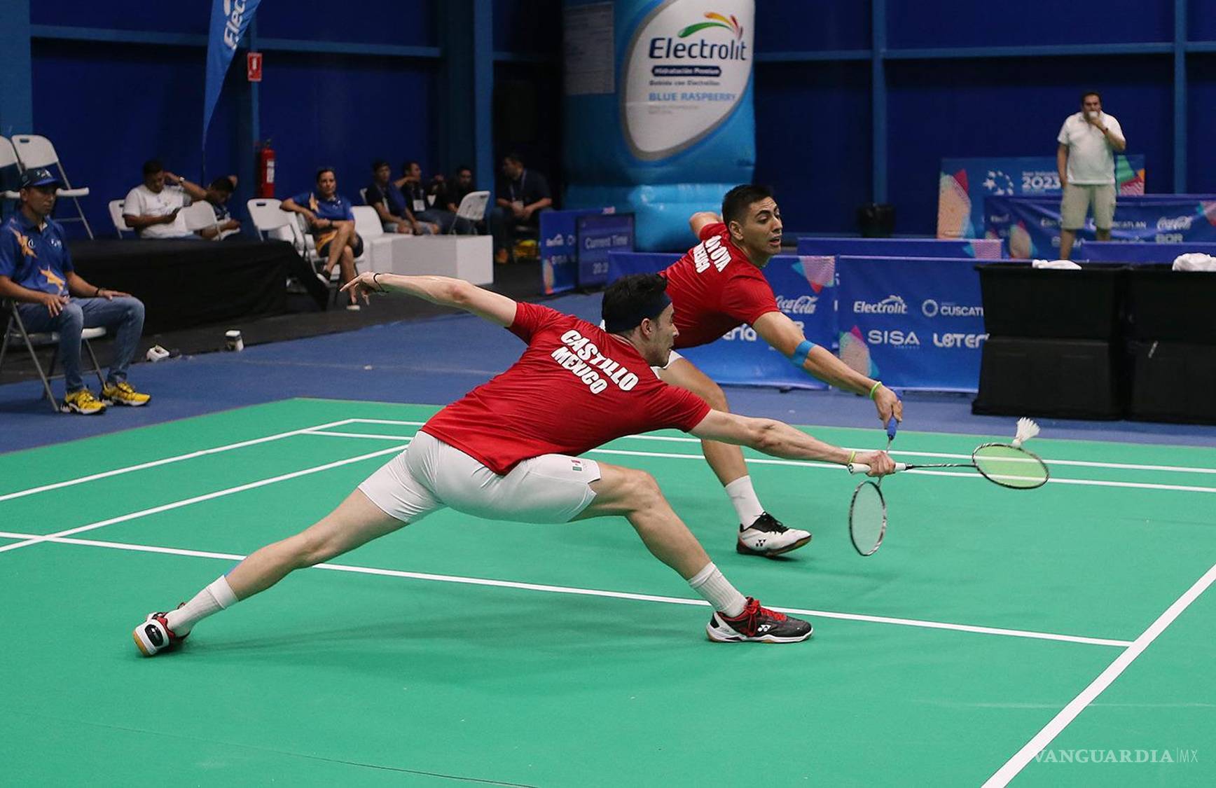 $!Job Castillo y Luis Armando Montoya en el dobles varonil de la Serie Internacional Venezuela 2023 de bádminton.