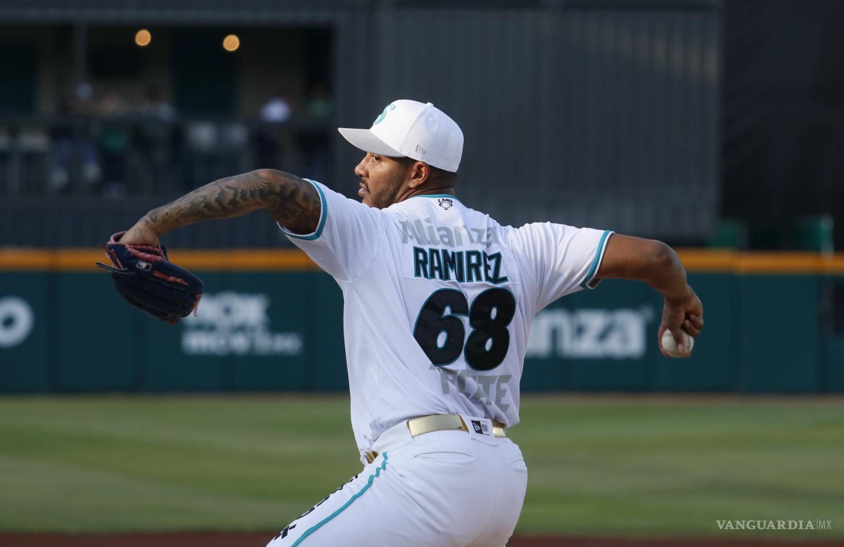 $!No fue una buena noche para J. C. Ramírez, quien recibió la mayoría de carreras de los Toros.