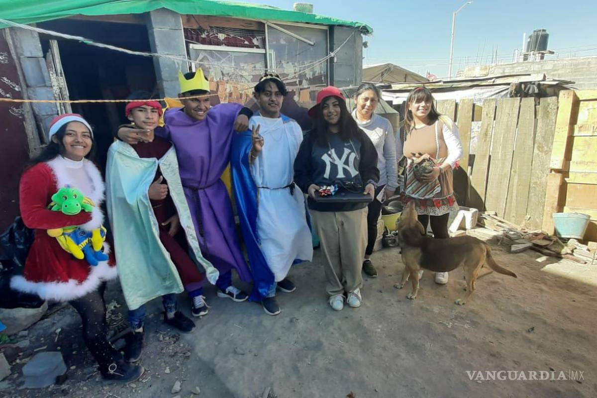 Fundación saltillense regala computadoras, para que niños no dejen la escuela