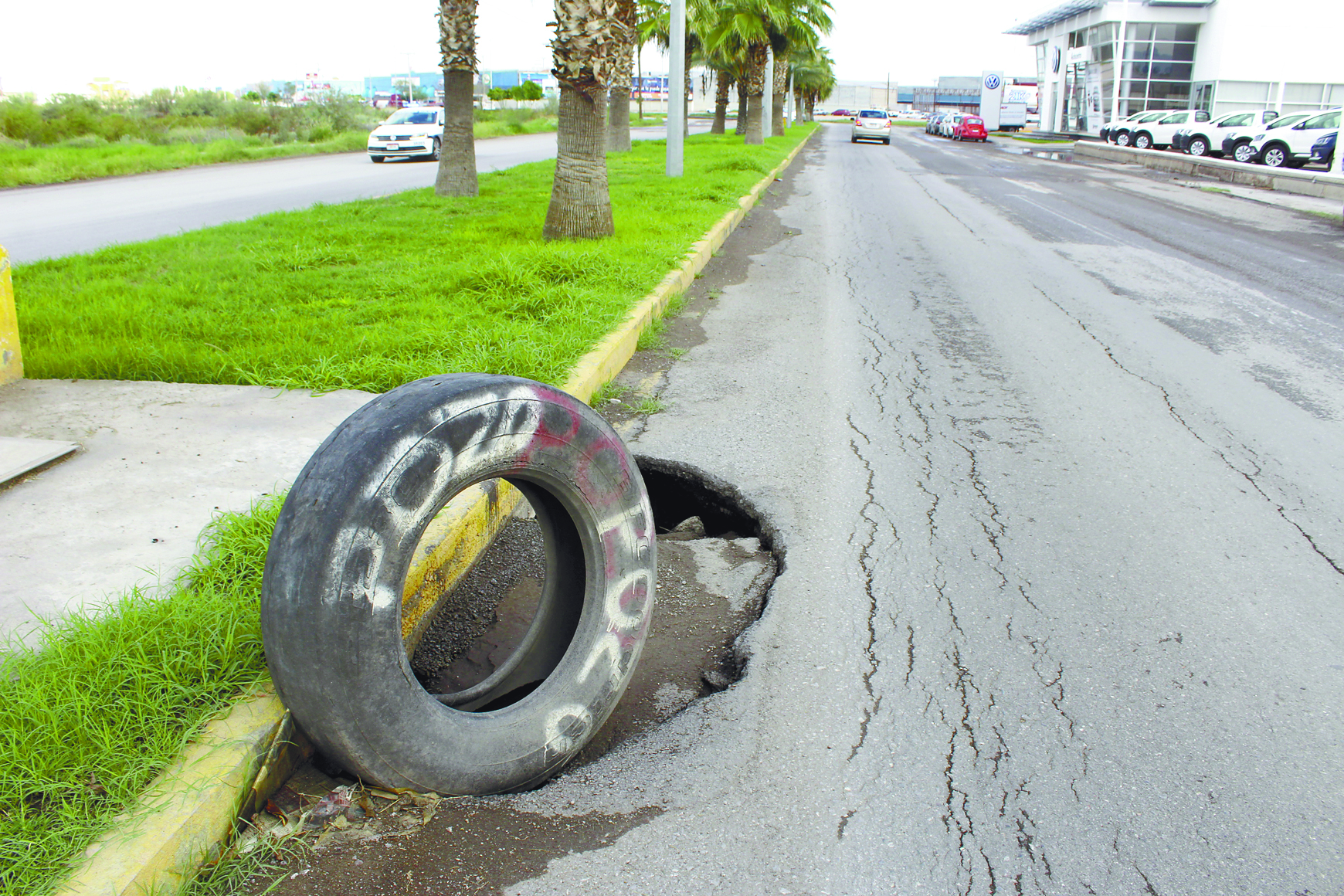 $!Los baches de Torreón, un barril sin fondo