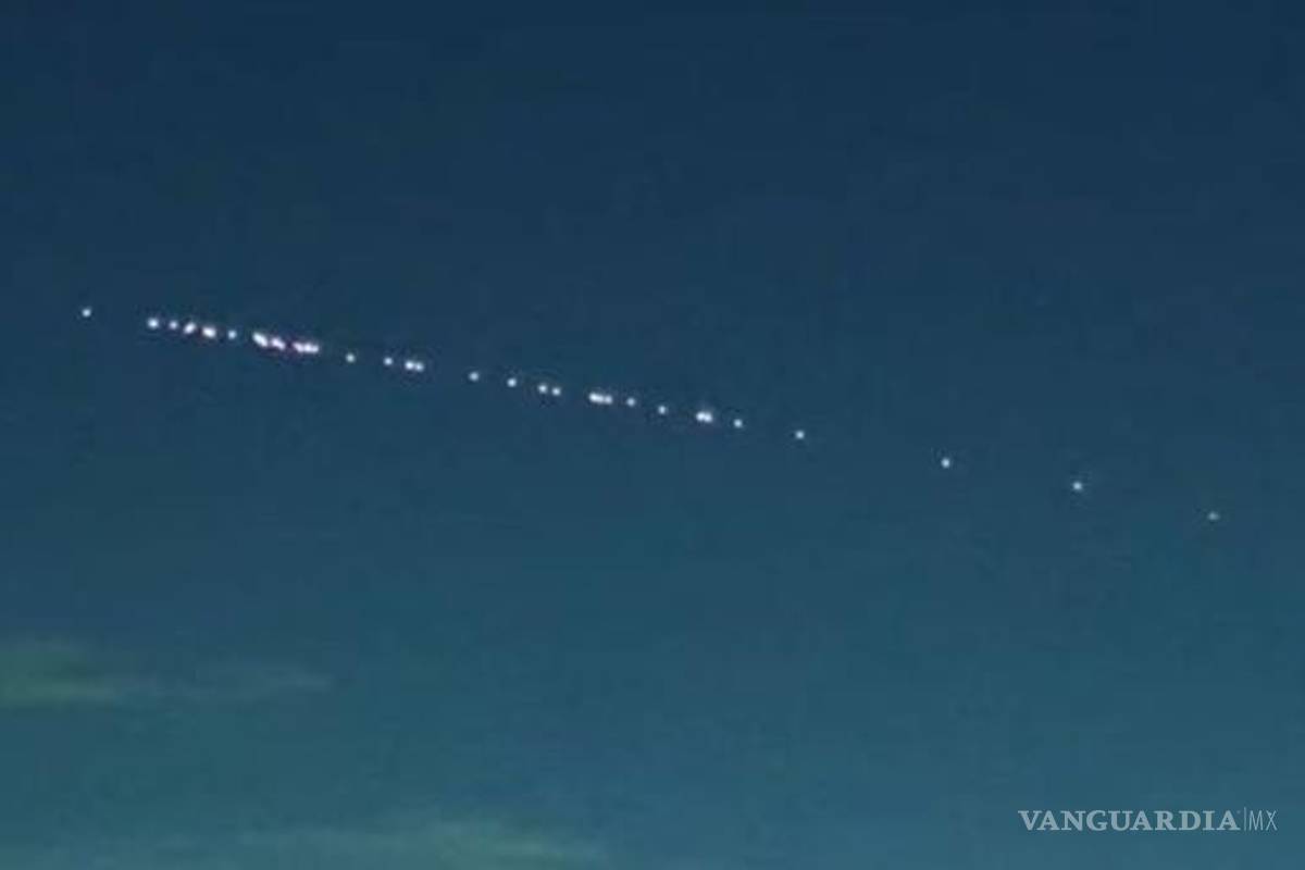 ¿Avistamiento de ovnis en Parras, Coahuila? No, es el ‘tren de satélites’ del internet de Elon Musk