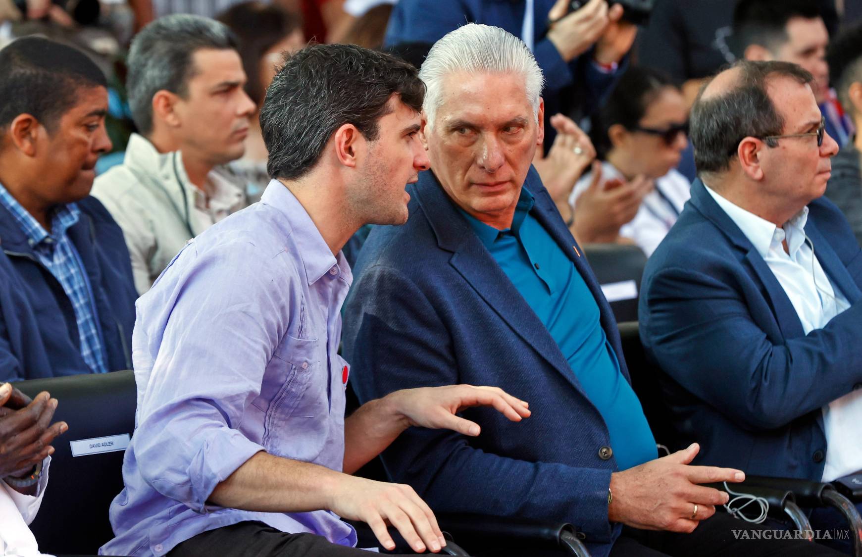 $!El presidente cubano Miguel Díaz-Canel y David Adler, coordinador general de la “Nuestra América” (Convoy) en La Habana, Cuba.